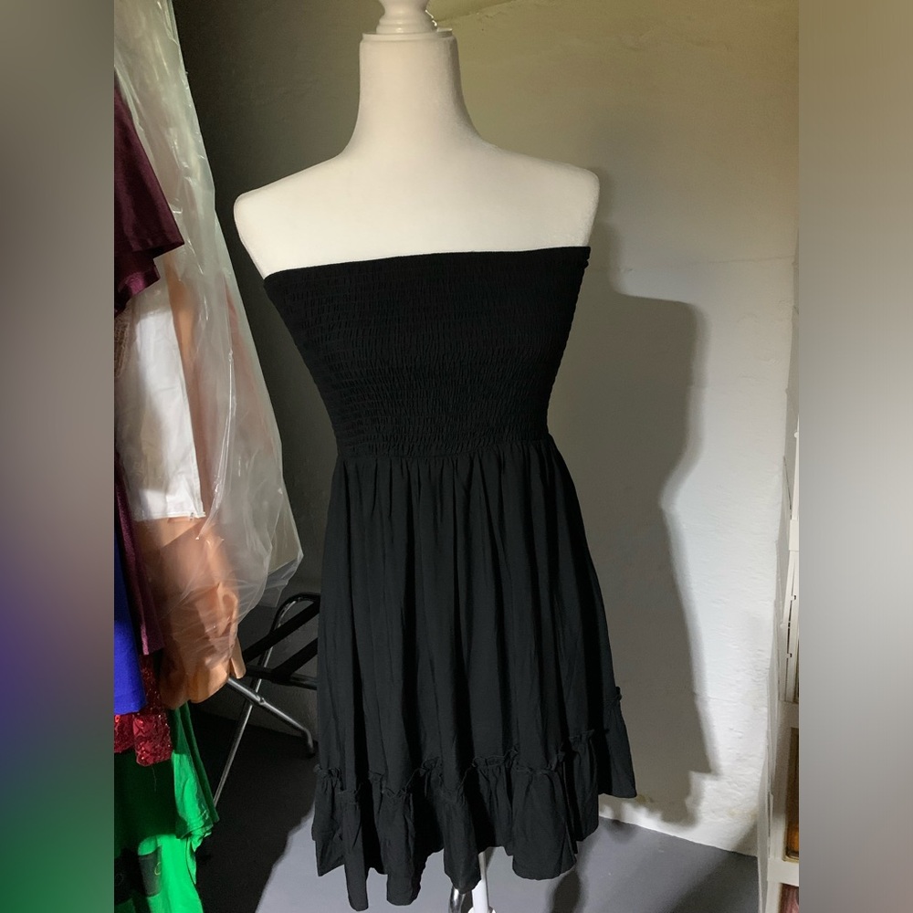 Elegant Black Strapless Dress
